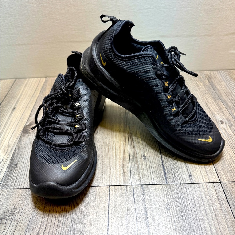 Nike Air Max Axis Black & Metallic Gold AA2168-007 Women’s Size 5 Sneakers Shoes